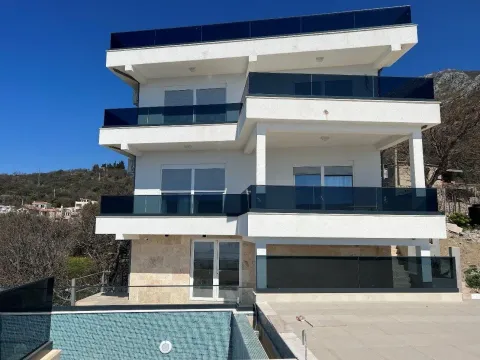 Kuća in Sutomore