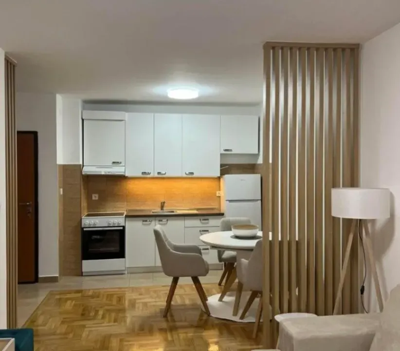 Izdavanje, jednosoban stan, 45m², City Kvart, Podgorica