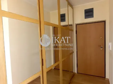 Izdavanje, četvorosoban stan, 115m², Savski Venac, Beograd - image 2