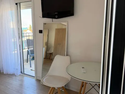 Rent, one bedroom apartment, 35m², Ilino, Bar - image 8