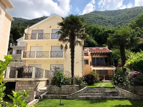 Sale, house, 390m², Stoliv, Kotor - image 2