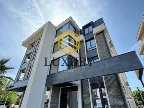 Izdavanje, poslovni prostor, 105m², City Kvart, Podgorica - image 3