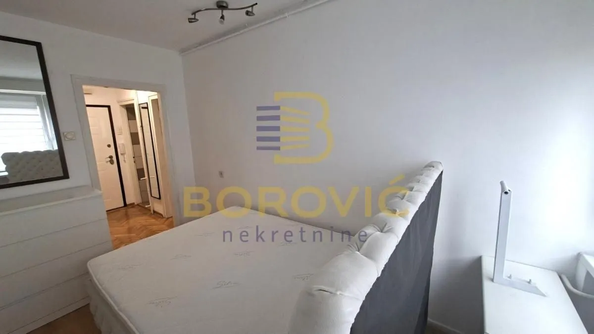 Rent, three bedroom apartment, 47m², Vračar Hram, Vračar Sve Podlokacije