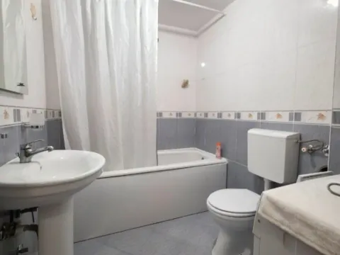 Izdavanje, trosoban stan, 85m², Kod Big Fashion-a, Podgorica - image 5