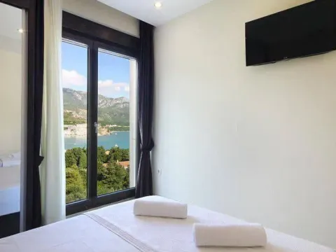 Sale, two bedroom apartment, 83m², Bečići, Budva - image 3