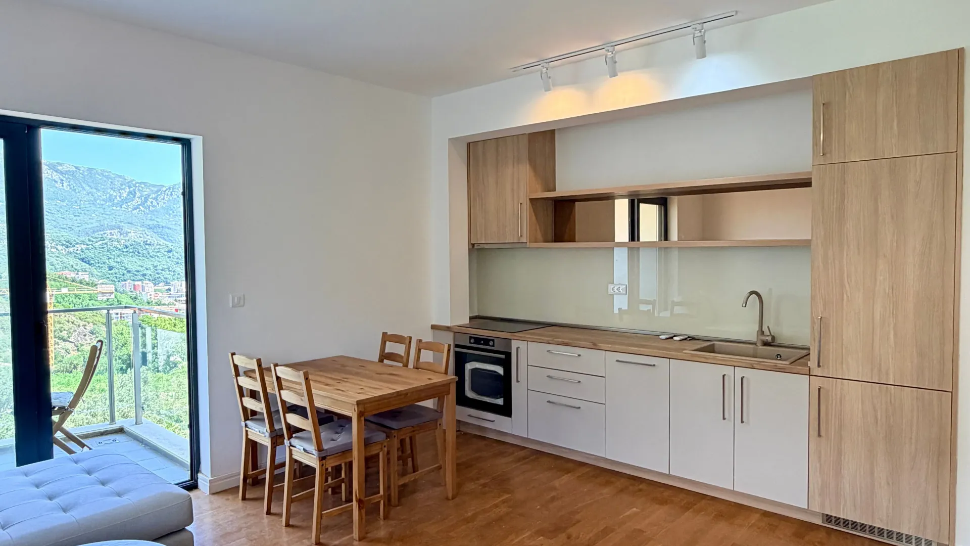 Sale, one bedroom apartment, 52m², Bečići, Budva