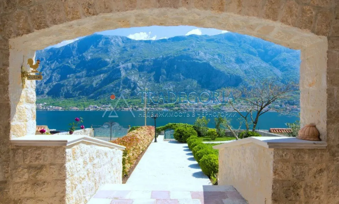 Prodaja, kuća, 497m², Prčanj, Kotor