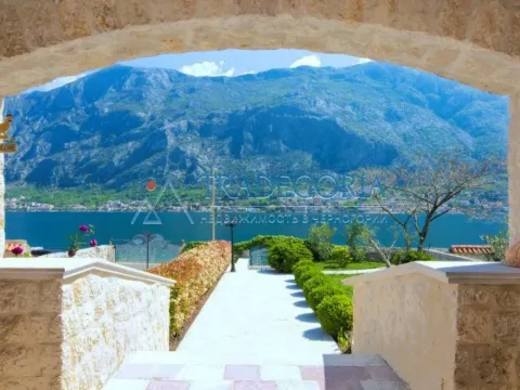 Prodaja, kuća, 497m², Prčanj, Kotor - image 6