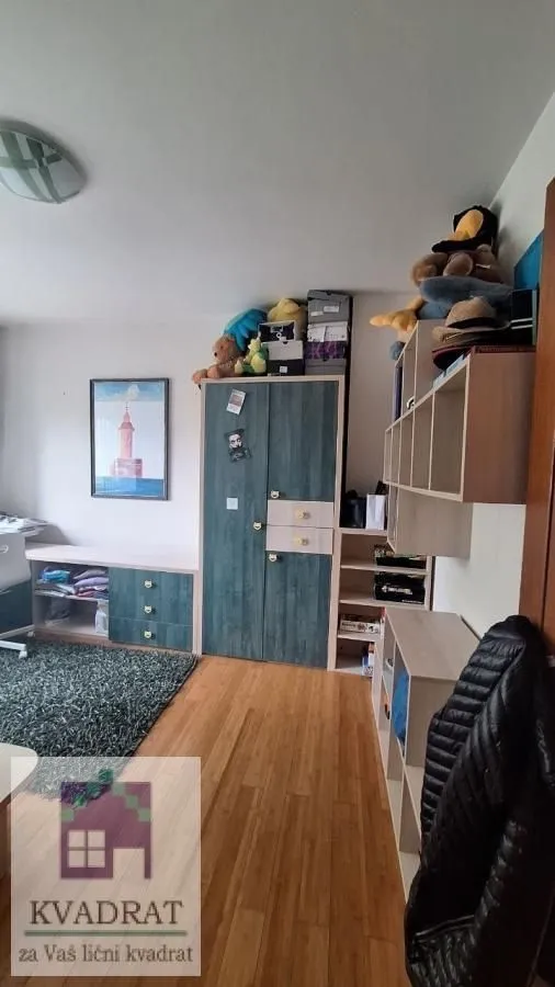 Prodaja, četvorosoban stan, 115m², Grbavica, Novi Sad Sve Podlokacije