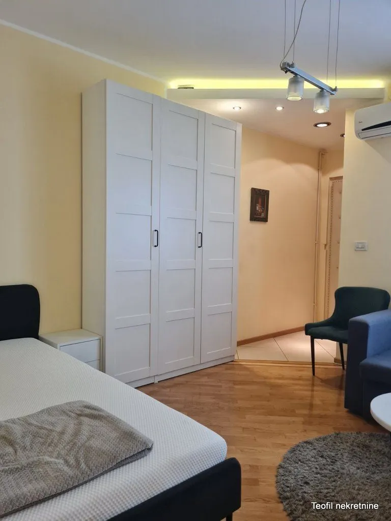 Izdavanje, jednosoban stan, 25m², Vračar, Šid