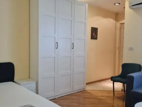 Izdavanje, jednosoban stan, 25m², Vračar, Šid - image 9
