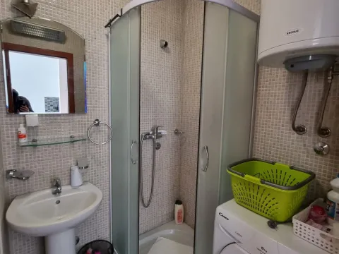 Rent, one bedroom apartment, 44m², Budva, Crna Gora - image 6