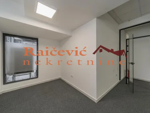 Izdavanje, poslovni prostor, 140m², Čukarica, Beograd - image 10