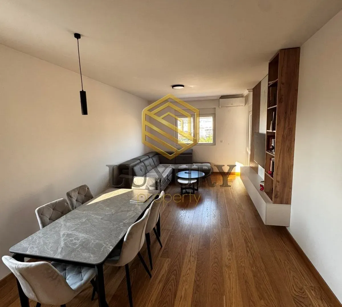 Prodaja, dvosoban stan, 72m², New City, Podgorica