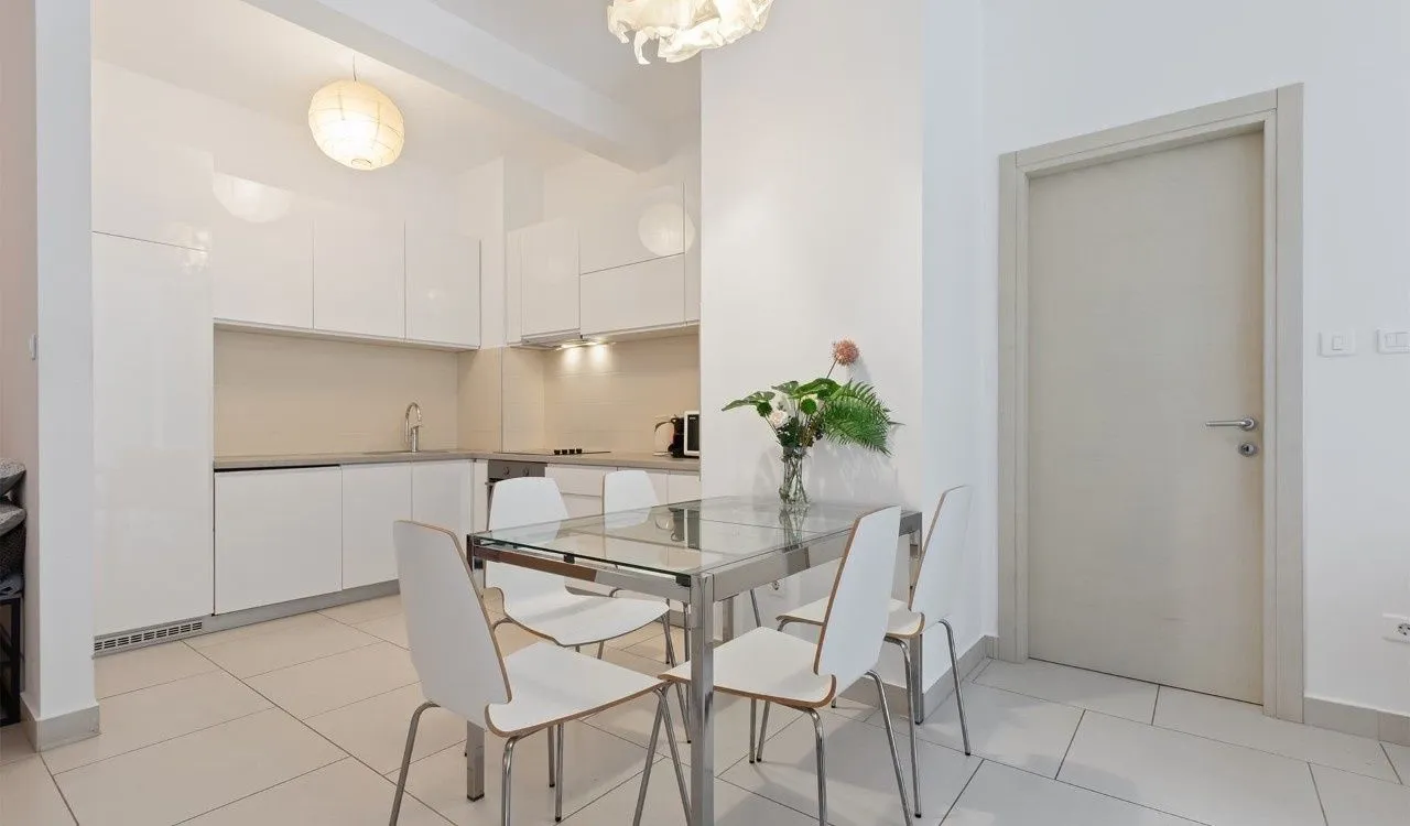Sale, three bedroom apartment, 97m², Morinj, Kotor