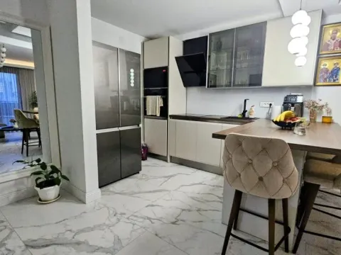 Prodaja, trosoban stan, 76m², Zemun Gornji Grad, Zemun Sve Podlokacije - image 3