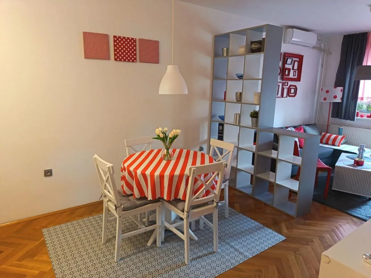 Prodaja, dvosoban stan, 61m², Cara Dušana, Novi Sad Sve Podlokacije