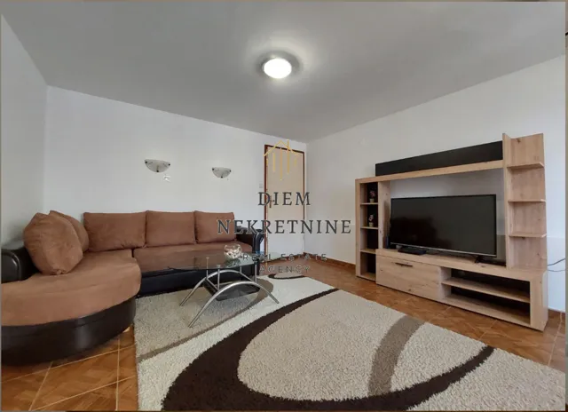 Izdavanje, dvosoban stan, 80m², Mrčevac, Tivat