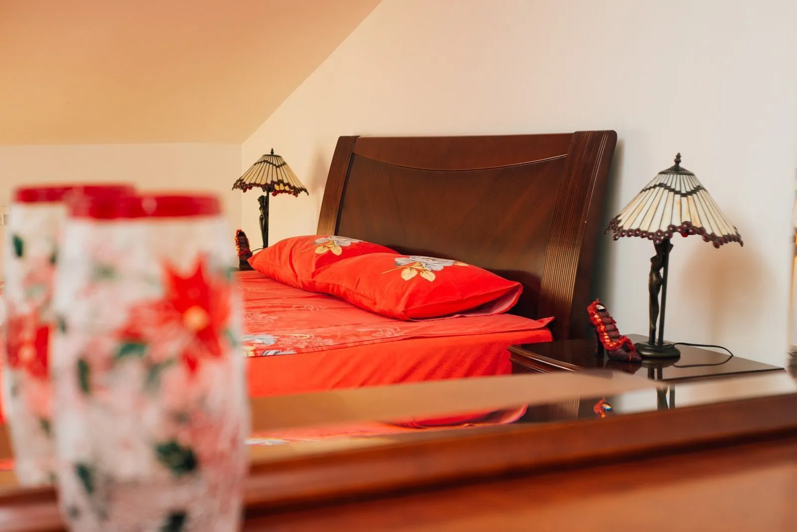 Izdavanje, dvosoban stan, 130m², Kotor, Crna Gora