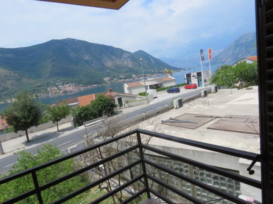 Sale, house, 250000m², Dobrota, Kotor