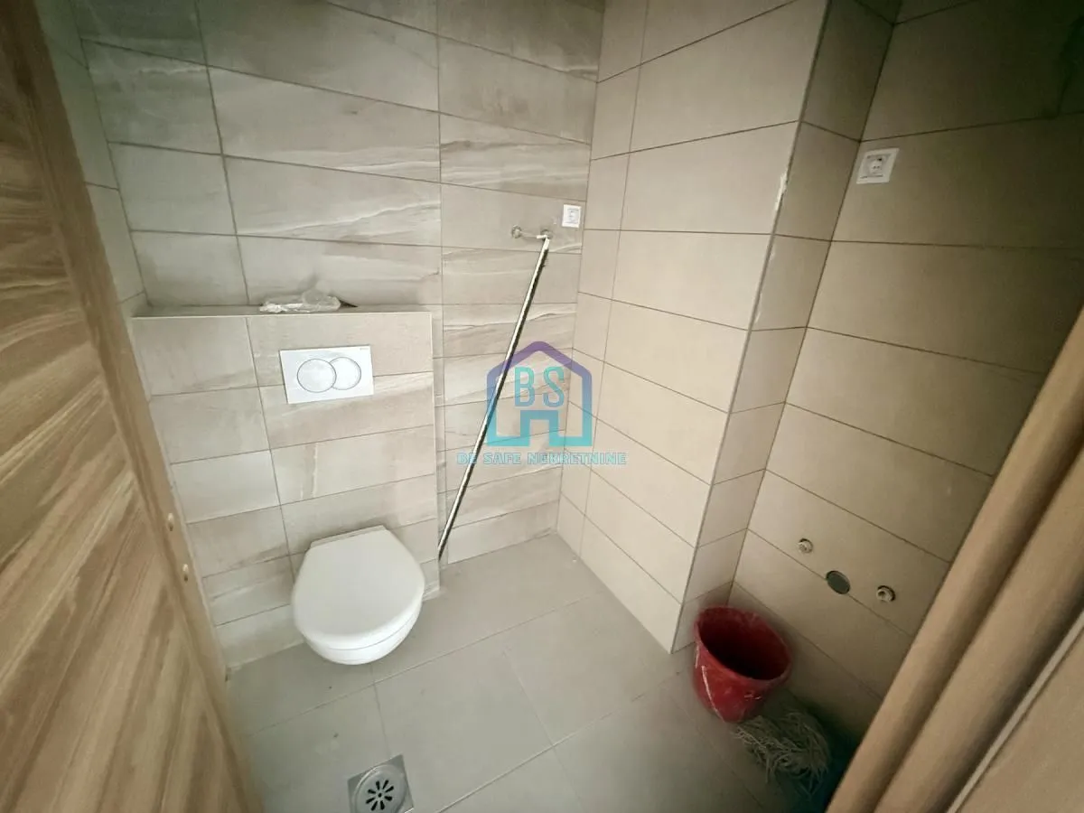 Prodaja, četvorosoban stan, 104m², Vidovdansko naselje, Novi Sad Sve Podlokacije