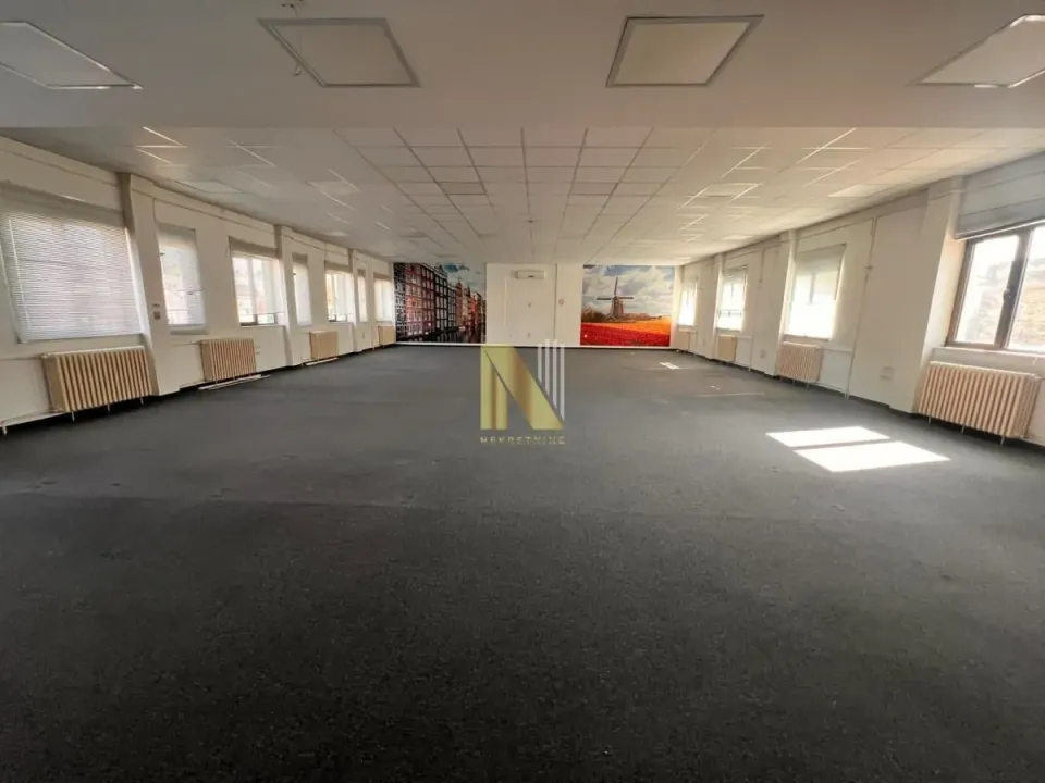 Rent, office space, 1050m², Centar, Novi Sad