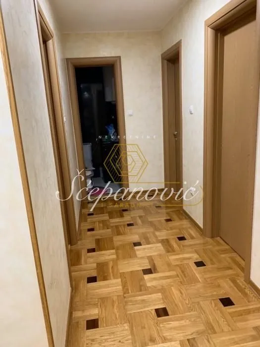 Prodaja, četvorosoban stan, 102m², Bulevar patrijarha Pavla, Novi Sad Sve Podlokacije