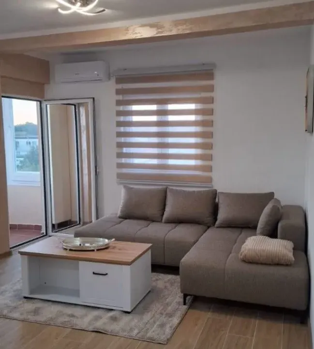 Izdavanje, garsonjera, 32m², Blok 9, Podgorica
