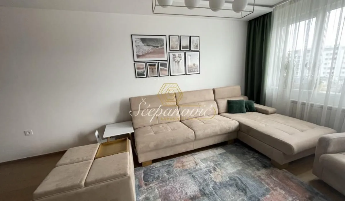 Prodaja, četvorosoban stan, 111m², Bulevar Evrope, Novi Sad Sve Podlokacije