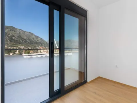 Prodaja, kuća, 160m², Škaljari, Kotor - image 23