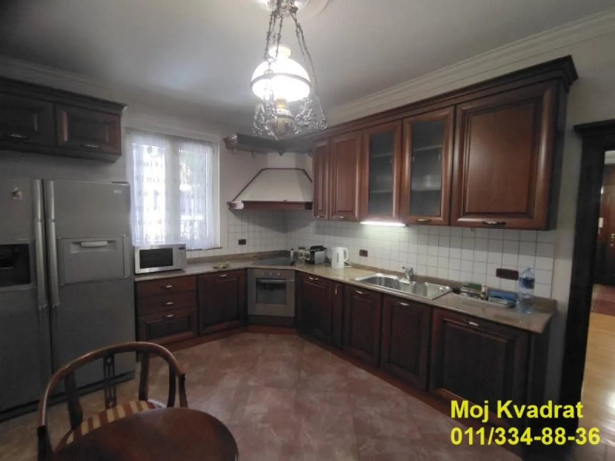 Izdavanje, dvosoban stan, 80m², Stari Grad, Beograd
