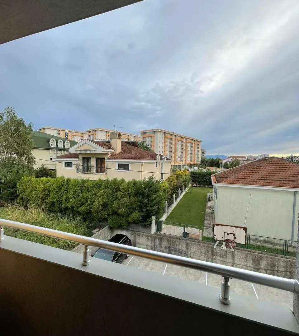 Izdavanje, dvosoban stan, 70m², Zagorič, Podgorica