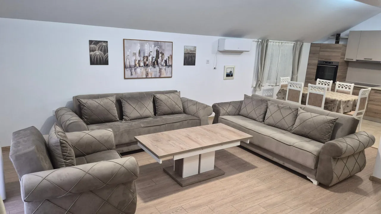Rent, house, 120m², Momišići, Podgorica