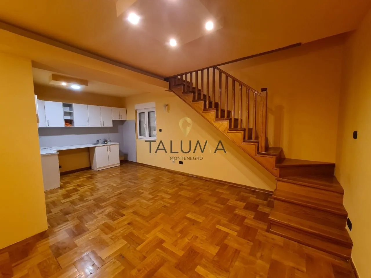 Prodaja, trosoban stan, 110m², Zagorič, Podgorica