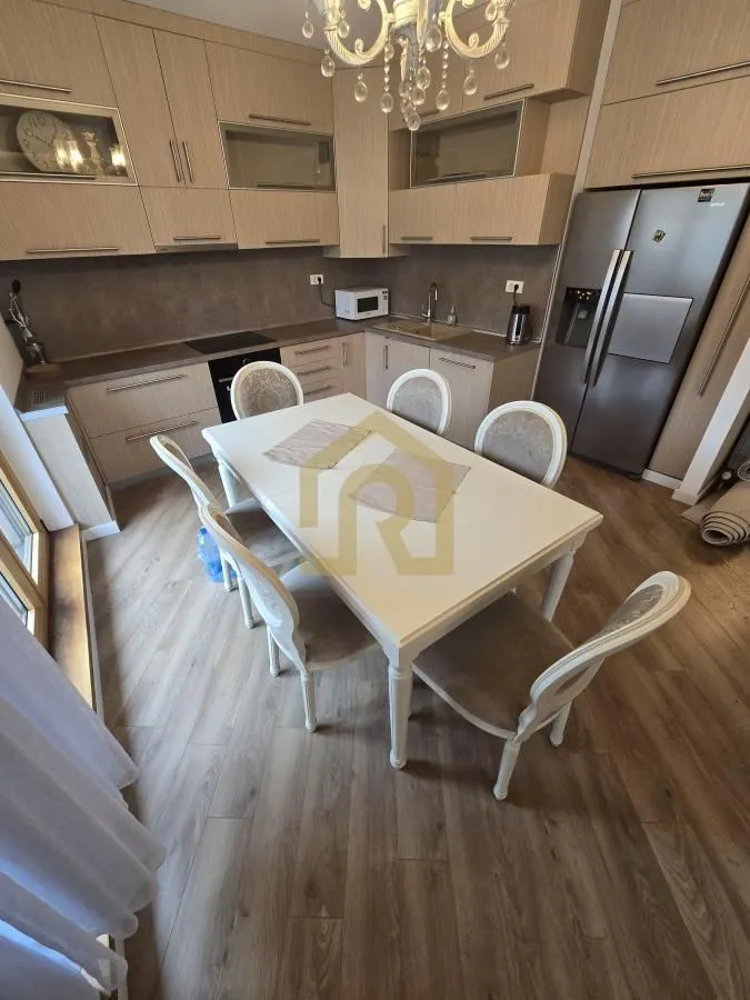 Izdavanje, trosoban stan, 184m², Vračar Hram, Vračar Sve Podlokacije