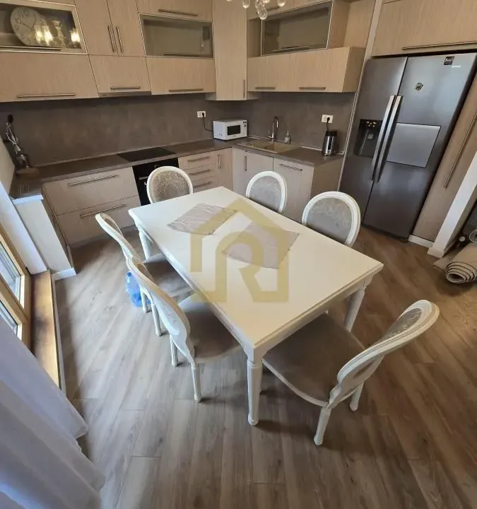 Izdavanje, trosoban stan, 184m², Vračar Hram, Vračar Sve Podlokacije