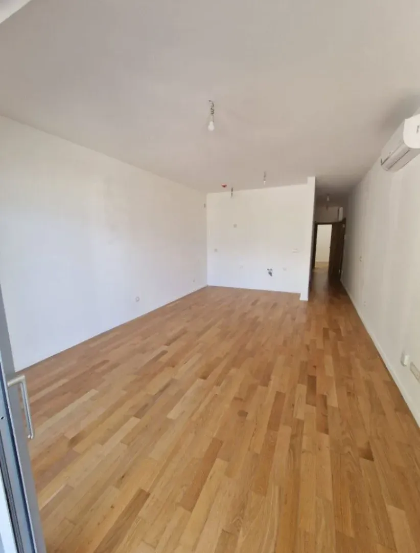 Sale, two bedroom apartment, 75m², Dobrota, Kotor