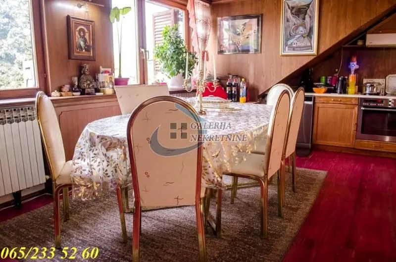 Sale, four bedroom apartment, 142m², Zemun Centar, Zemun Sve Podlokacije