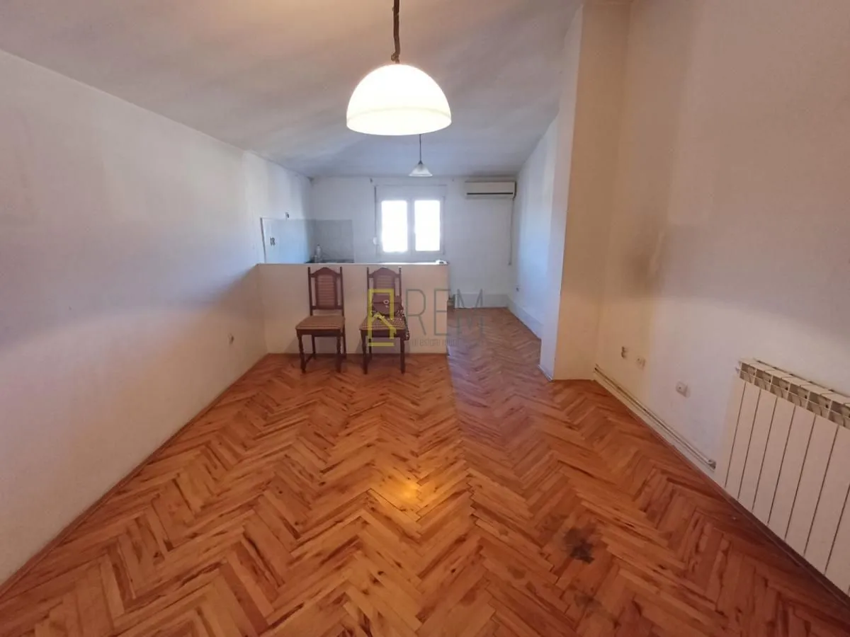 Prodaja, jednosoban stan, 45m², Stari Aerodrom, Podgorica