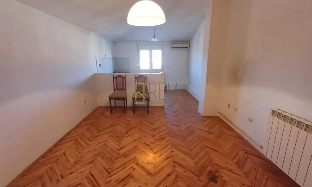 Prodaja, jednosoban stan, 45m², Stari Aerodrom, Podgorica