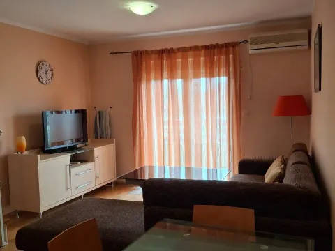 Prodaja, jednosoban stan, 52m², Bečići, Budva - image 1