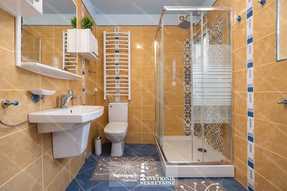 Prodaja, jednosoban stan, 60m², Centar, Podgorica