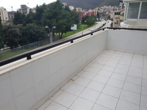 Sale, three bedroom apartment, 96m², Slovenska Plaža, Budva - image 4