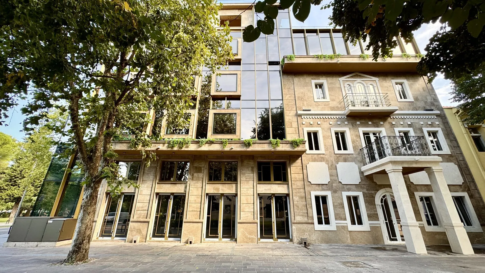 Izdavanje, poslovni prostor, 388m², Podgorica, Crna Gora