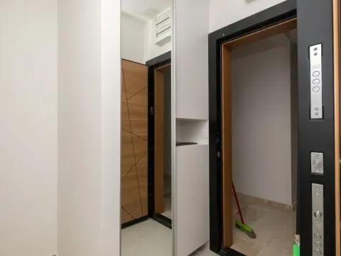 Prodaja, trosoban stan, 90m², Gornja Gorica, Podgorica - image 4