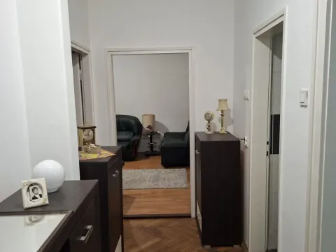 Prodaja, dvosoban stan, 61m², Centar, Novi Sad - image 2