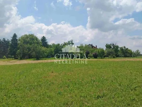 Zemljište in Arnajevo