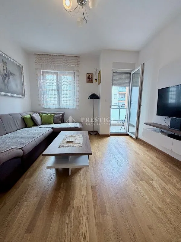 Rent, one bedroom apartment, 44m², City Kej, Podgorica