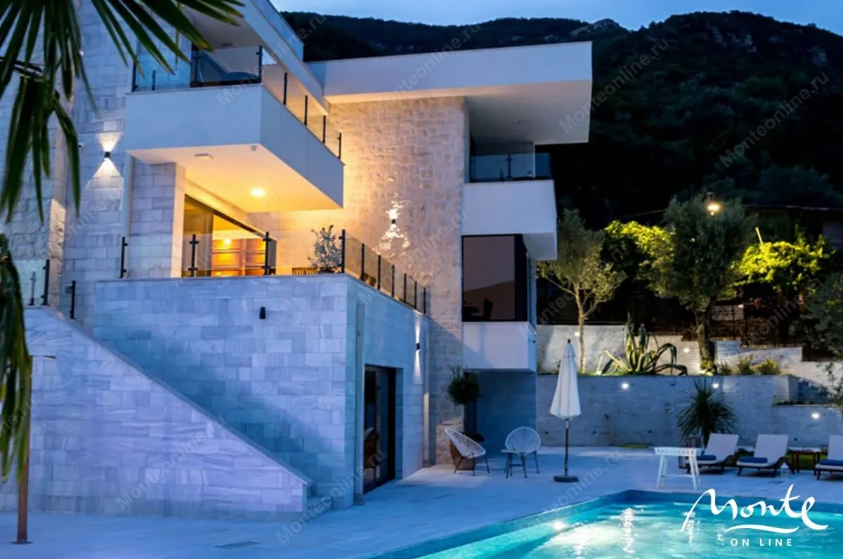 Prodaja, kuća, 350m², Herceg Novi, Crna Gora