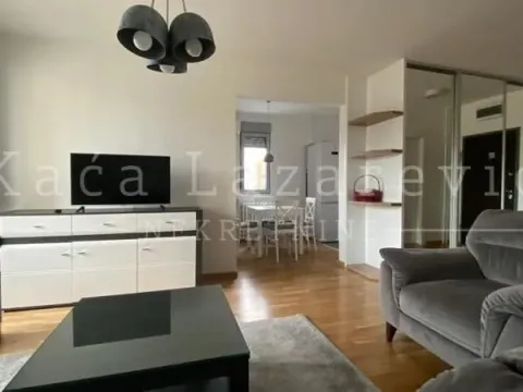 Stan in Zvezdara Sve Podlokacije